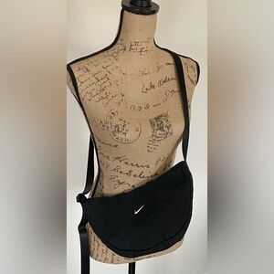 Nike Aura Crescent Crossbody Bag